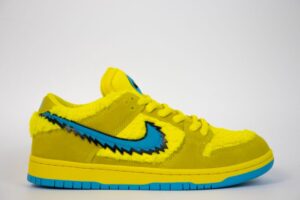 nike yellow bear